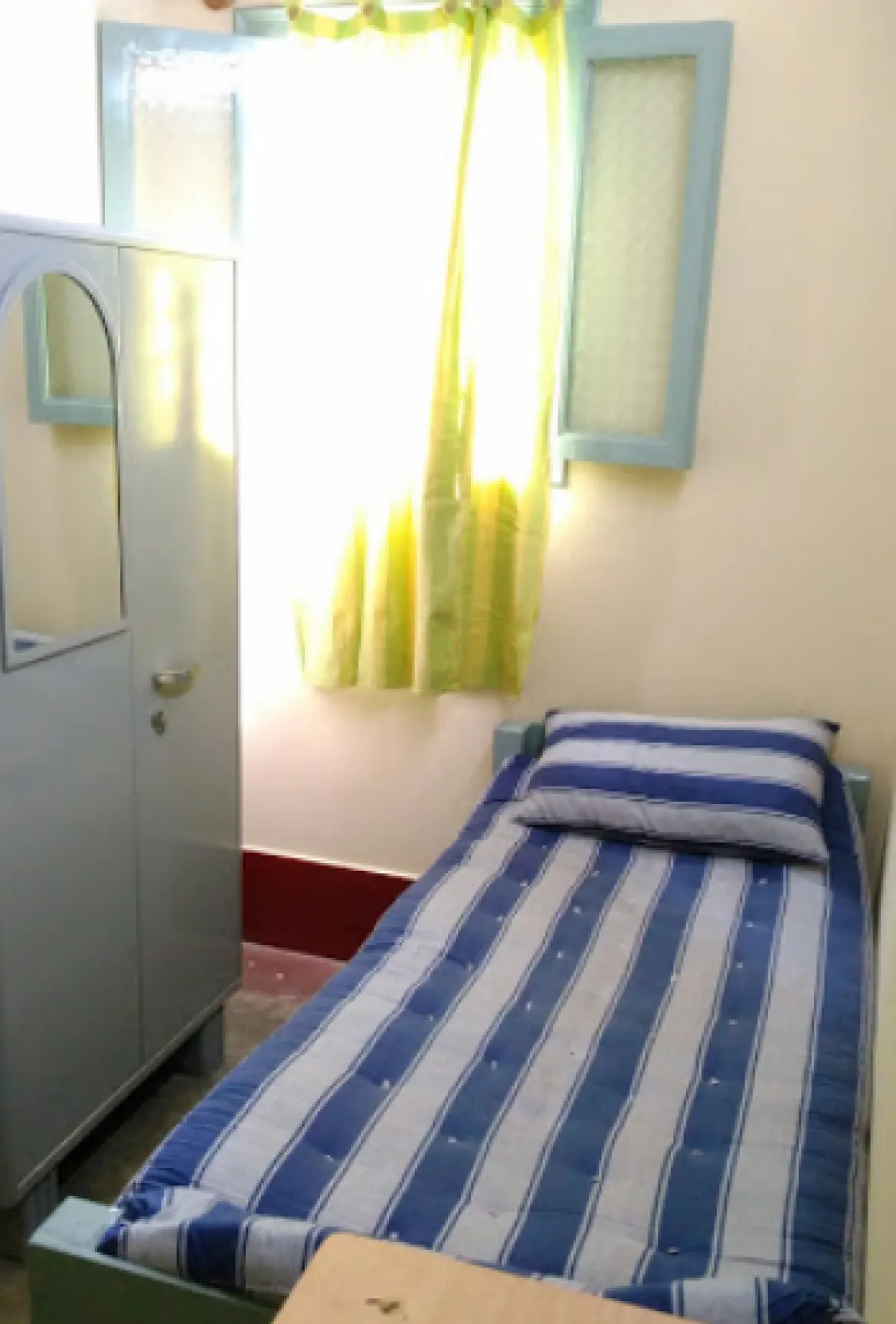 A metro host ( female pg ) in Bengaluru, Karnataka