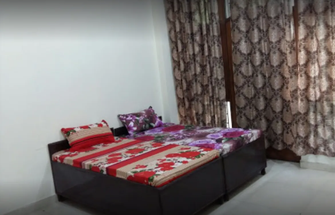 Durga PG for Girls near Prayag Hospital, Sector 41, Noida U.P