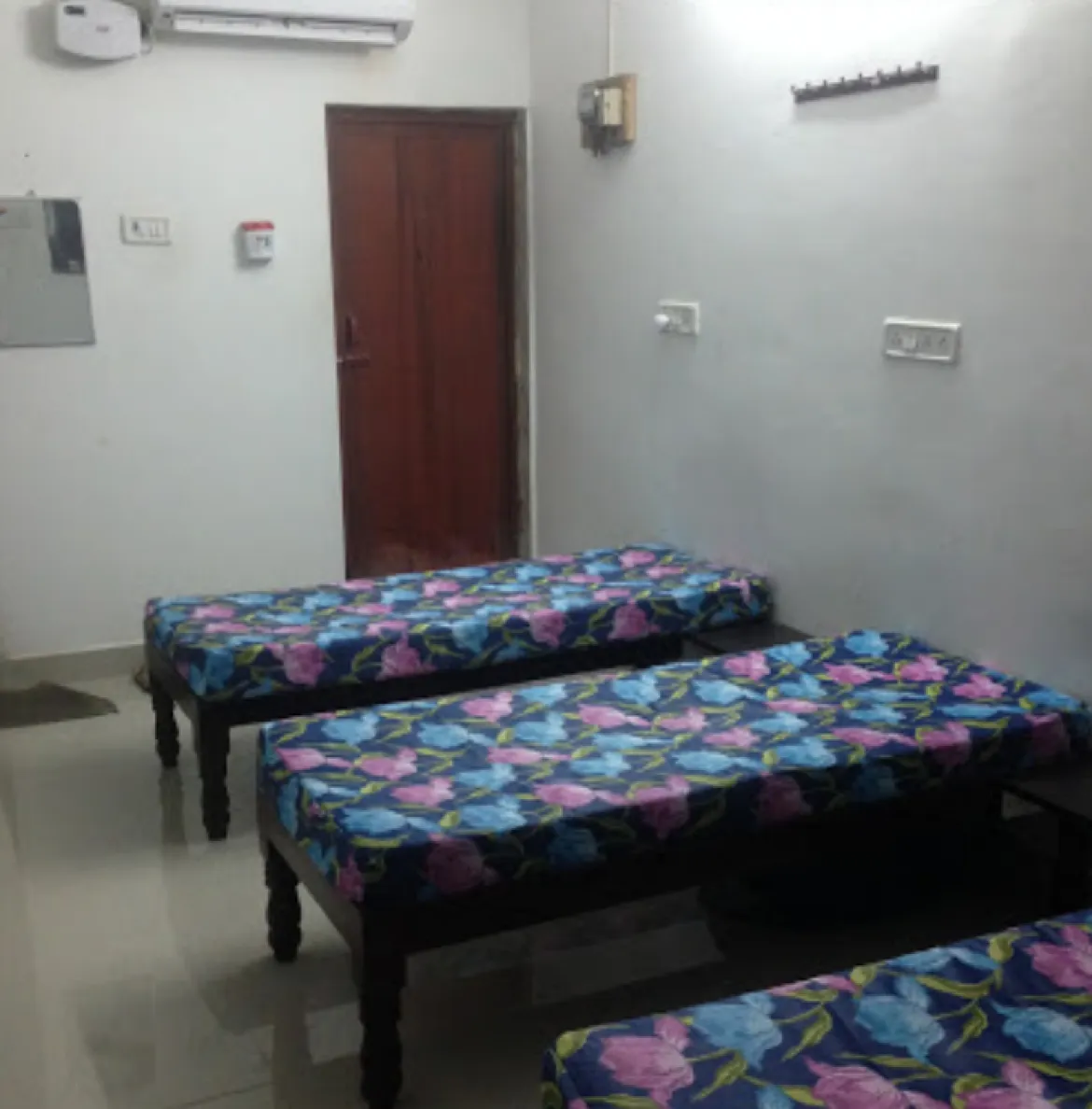 Feel At Home Perungudi Ladies Hostel - Womens Hostel in Chennai