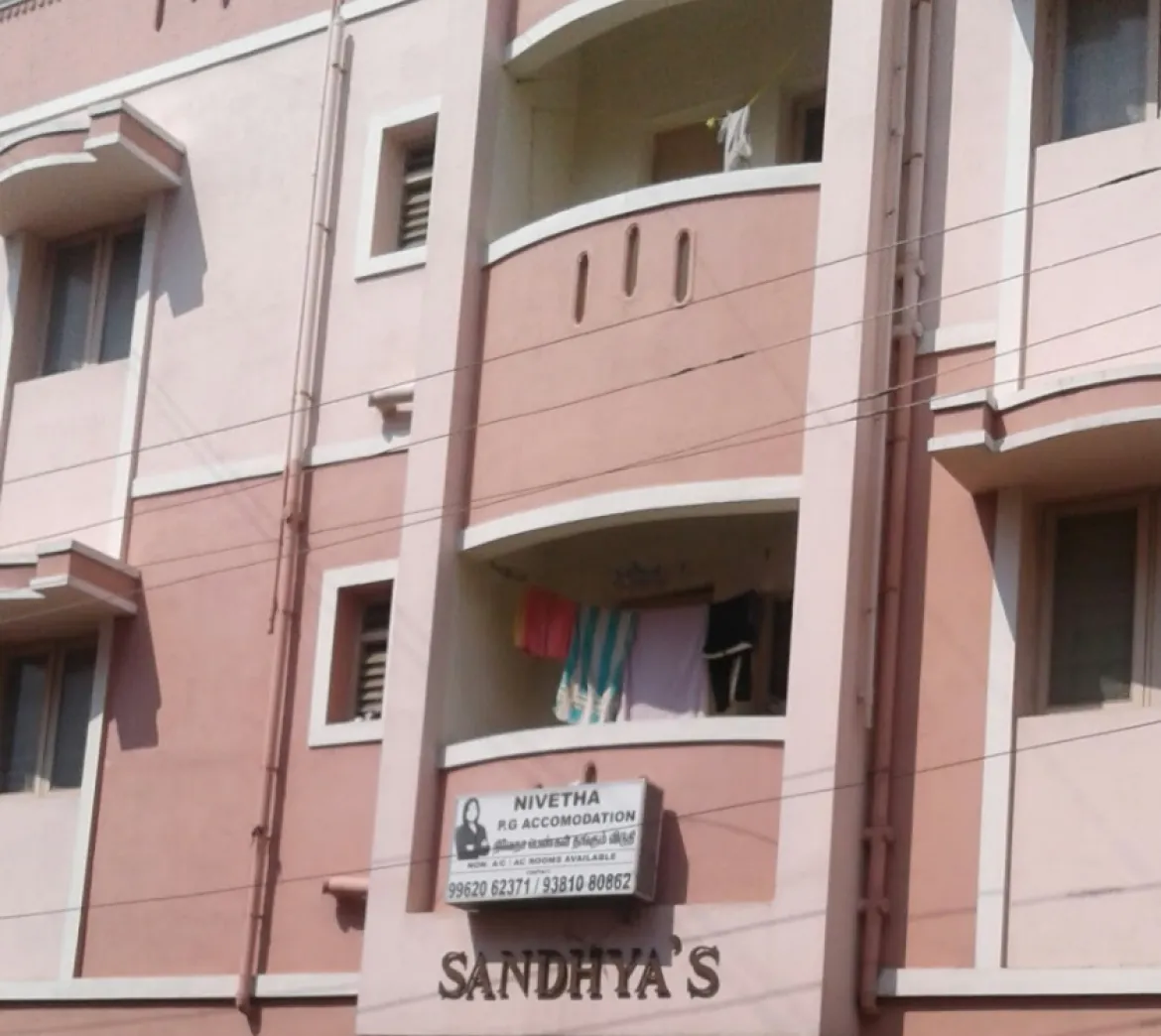 Nivetha Paying Guest For Working Women