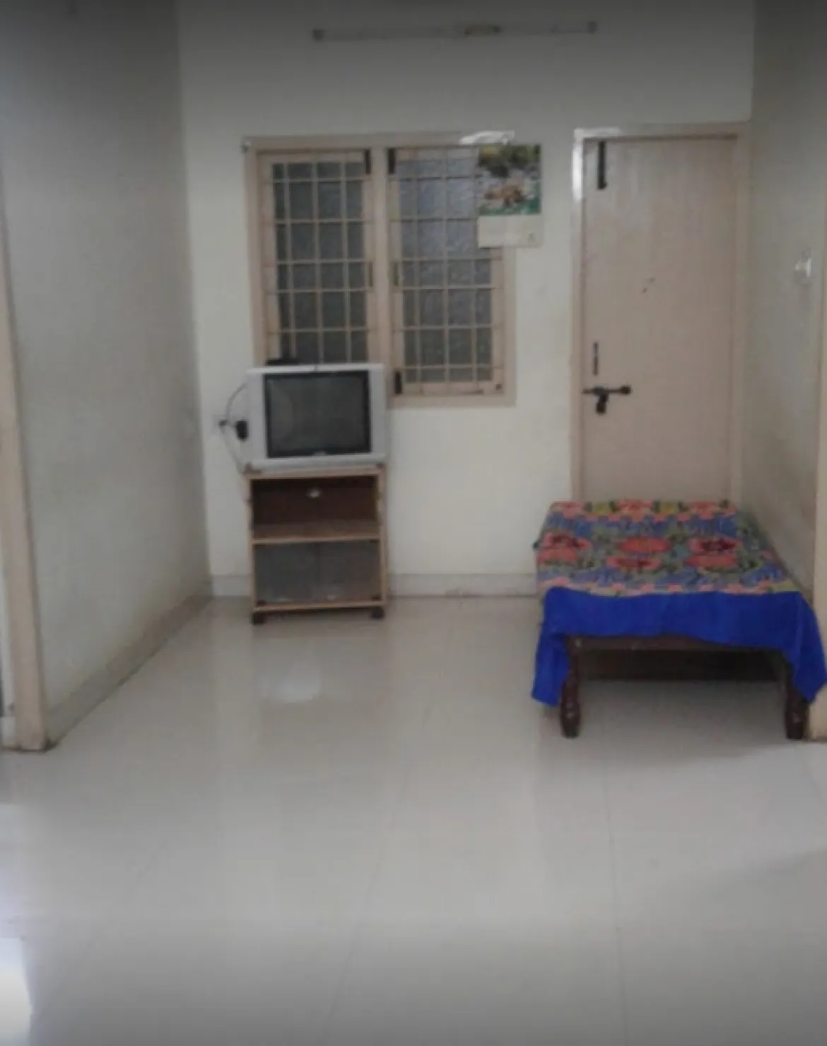 Nivetha Paying Guest For Working Women