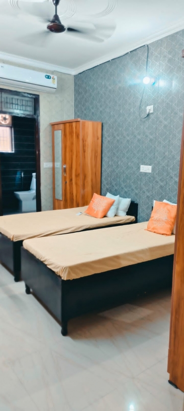 Shyam Vandana Boys PG Accommodation in Sector-126, Noida