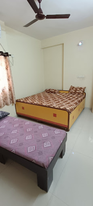 Pihu Girls PG in Gurukul, Memnagar, Ahmedabad, Gujarat