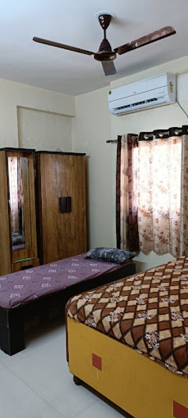 Pihu Girls PG in Gurukul, Memnagar, Ahmedabad, Gujarat