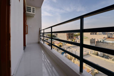 Look & Stay Pg for boys and Girls on sohna road sector 38, Gurgaon