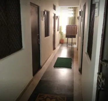 Awesome pg for boys in Chuna Mandi Paharganj New Delhi