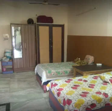 Boys PG accommodation at sector 19 noida (No Brokerage)