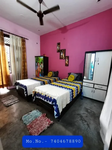 Hari Roop pg for girls in chawla colony ballabgarh