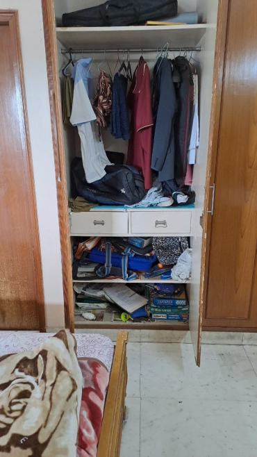 PG available for boys at Essel Towers, MG Road Metro station, Gurgaon