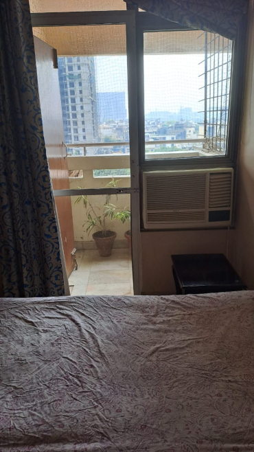 PG available for boys at Essel Towers, MG Road Metro station, Gurgaon