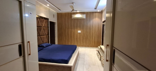 Single Luxury Room available with all Facilities near YMCA University