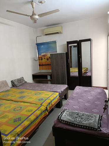 Pihu Girls PG in Thaltej, Ahmedabad