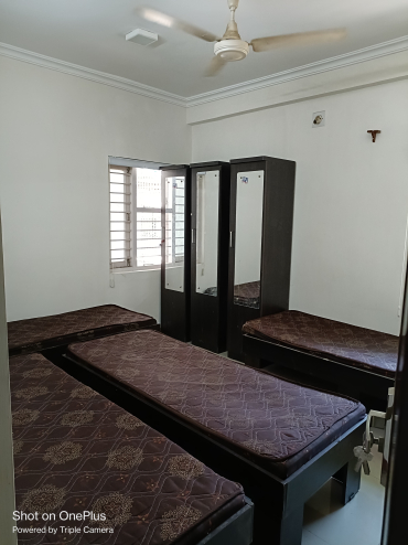 Pihu Girls PG in Thaltej, Ahmedabad