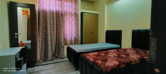 Girls PG Near Sector-16 metro Station, Noida