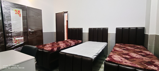 Girls PG Near Sector-16 metro Station, Noida