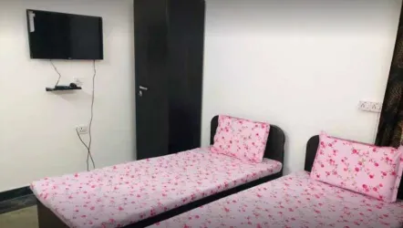 Majestic Girls Pg in Sector 19 Noida
