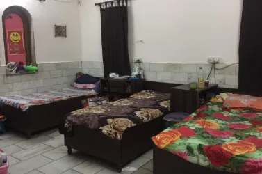 PG Accommodation 4 Girls Model Town B block North Delhi