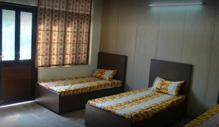 Paying Guest for Girls