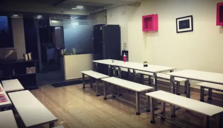 Pink PG Hostel in Kamla Nagar New Delhi
