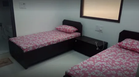 Pink PG Hostel in Kamla Nagar New Delhi