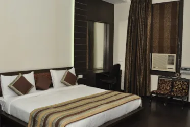 Sri Sri Residency Hotel Anand Vihar, Kaushambi, Ghaziabad, UP
