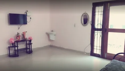 Vigneshwara Ladies Hostel Thoraipakkam