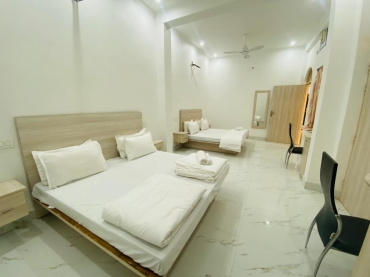 Vista Homestays PG for boys & Girls in Bhandari Bagh, Dehradun
